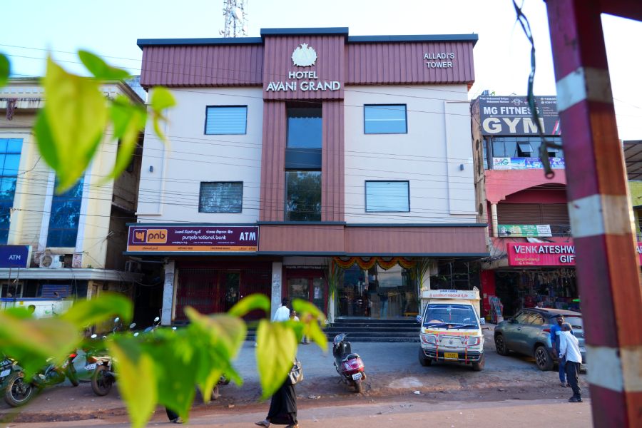LuxeStay